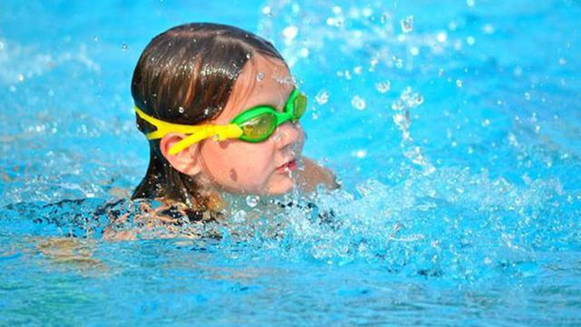 057785300_1487221755-Berenang_untuk_Anak